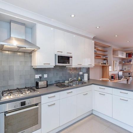 Beautiful 1 Bedroom Apartment In Victoria London Exterior foto