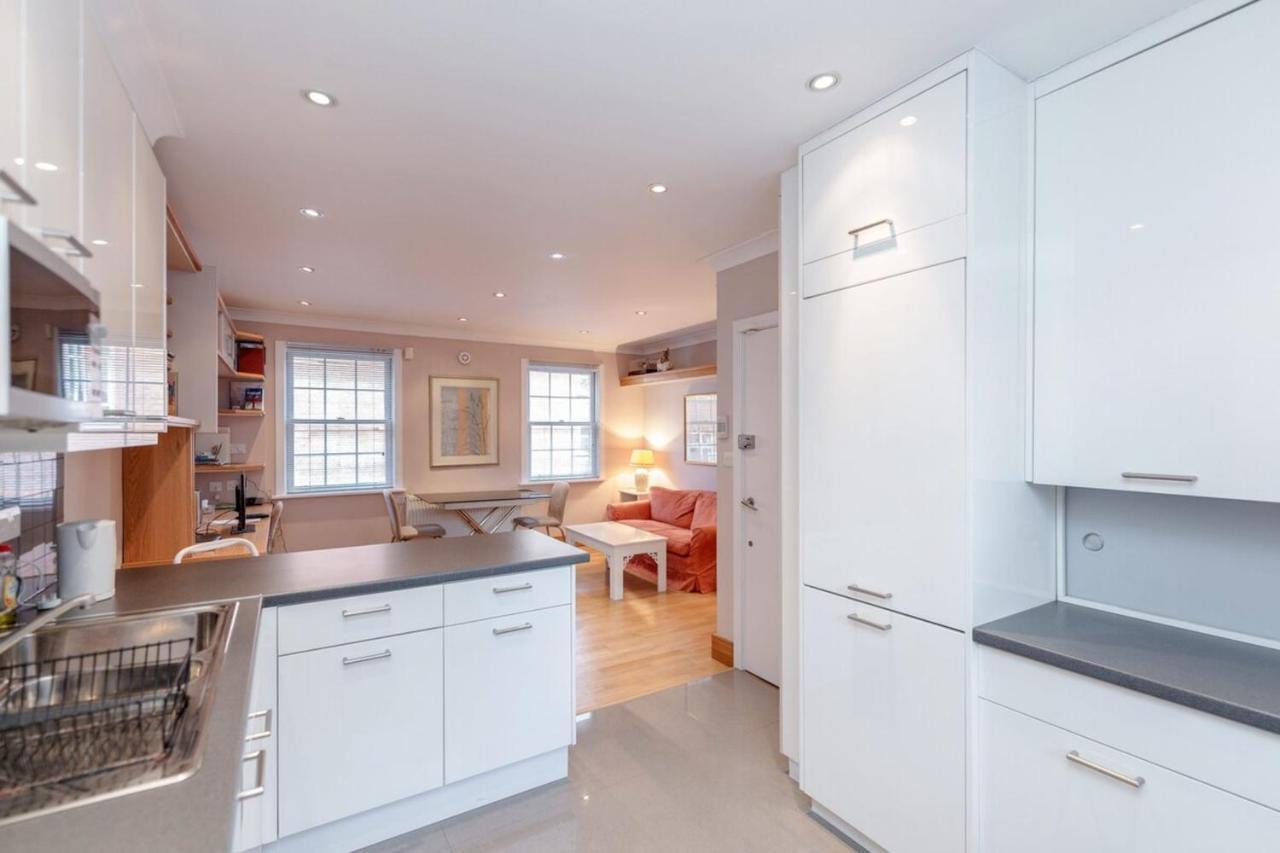 Beautiful 1 Bedroom Apartment In Victoria London Exterior foto